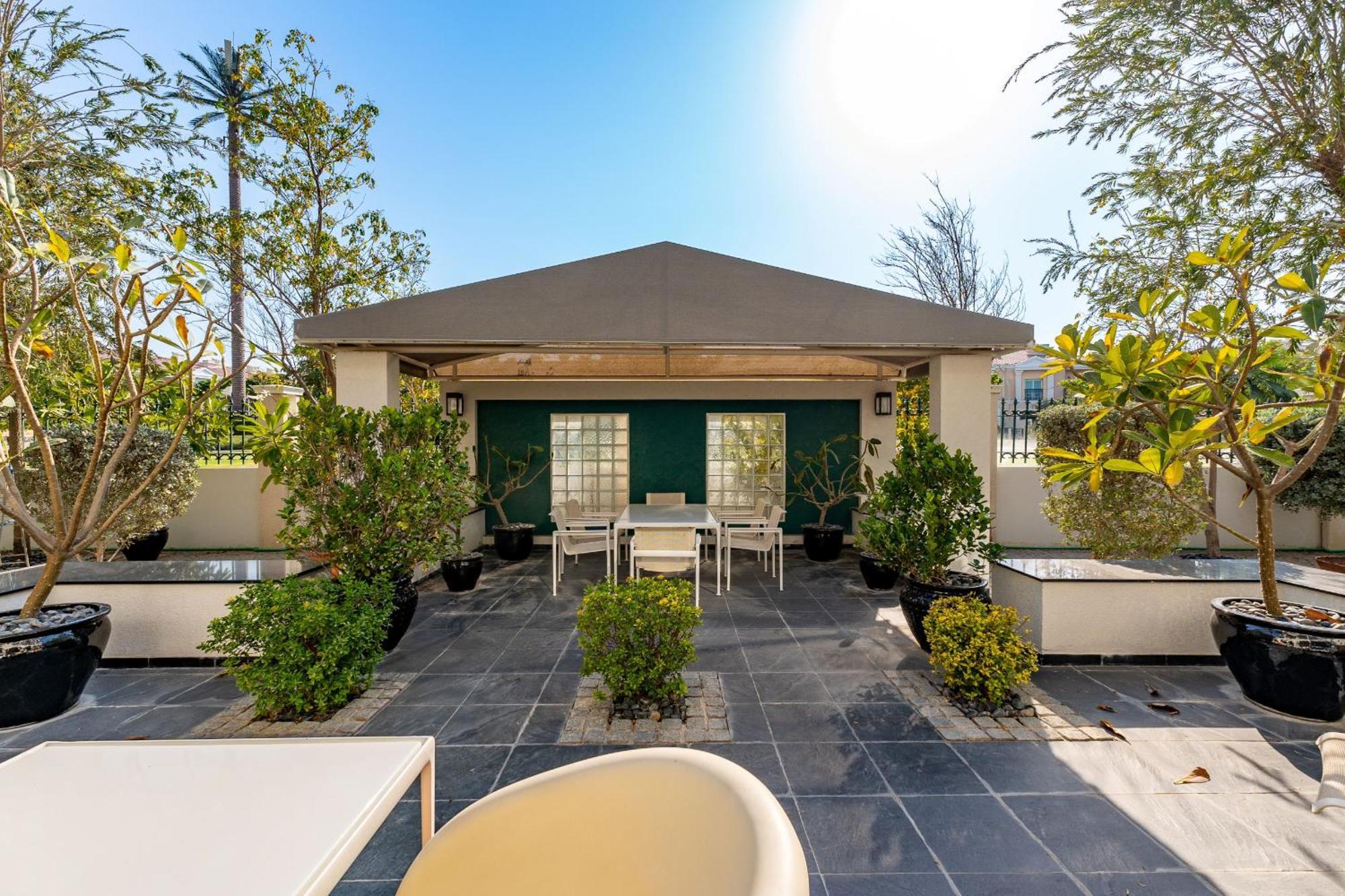 Community West Geranium, Dip 1 - Mint Villa